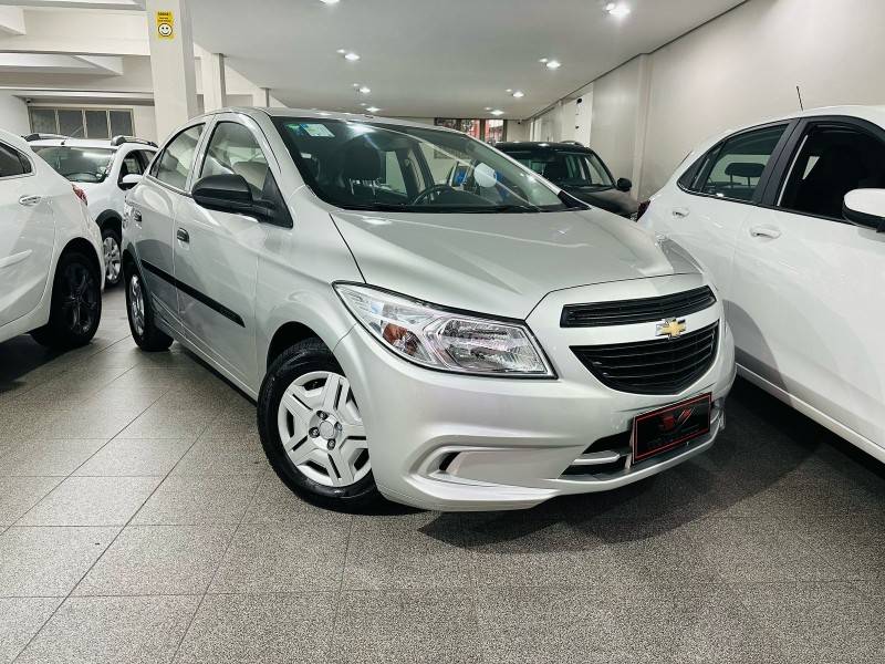 CHEVROLET - ONIX - 2018/2018 - Prata - R$ 49.900,00
