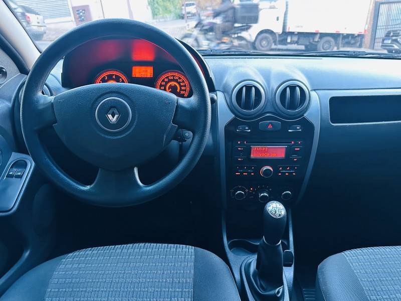 RENAULT - SANDERO - 2012/2012 - Prata - R$ 32.900,00