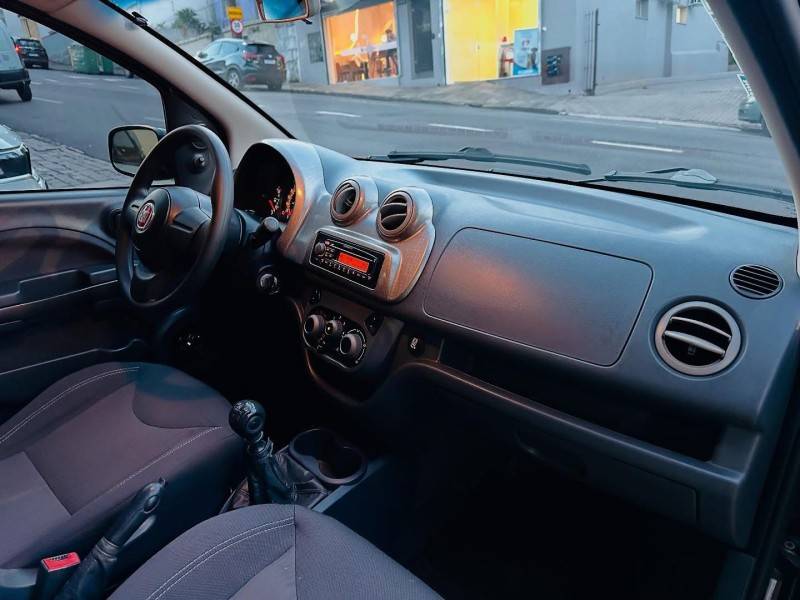 FIAT - UNO - 2012/2012 - Preta - R$ 34.900,00