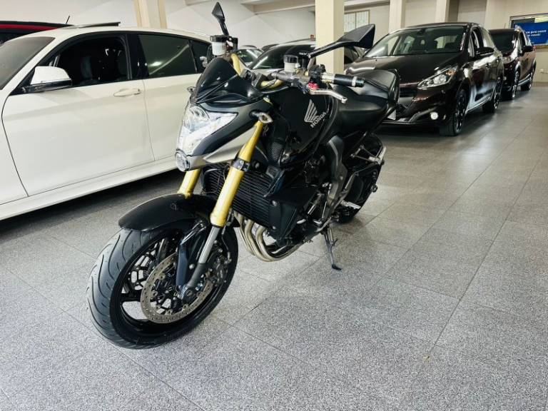 HONDA - CB 1000R - 2012/2012 - Preta - R$ 44.900,00