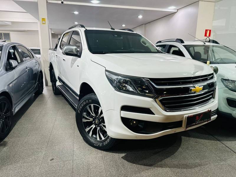 CHEVROLET - S10 - 2017/2017 - Branca - R$ 147.900,00
