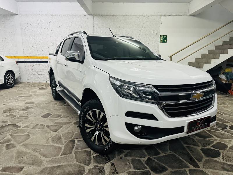 CHEVROLET - S10 - 2017/2017 - Branca - R$ 147.900,00