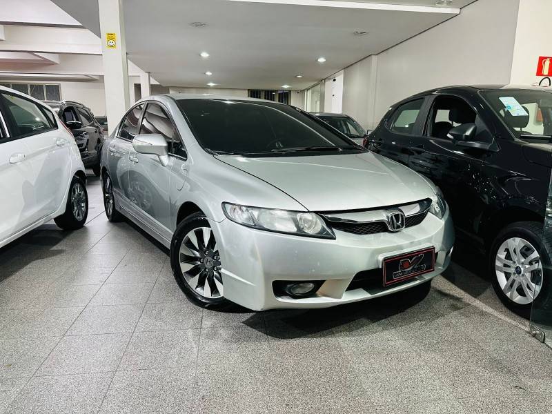 HONDA - CIVIC - 2010/2010 - Prata - R$ 53.900,00
