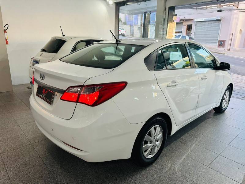 HYUNDAI - HB20S - 2015/2015 - Branca - R$ 51.900,00