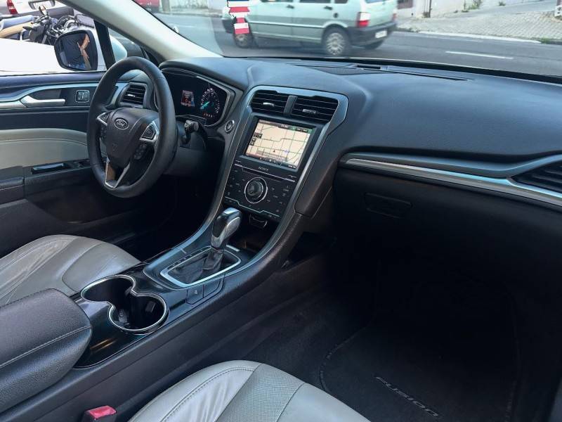 FORD - FUSION - 2015/2015 - Branca - R$ 85.900,00