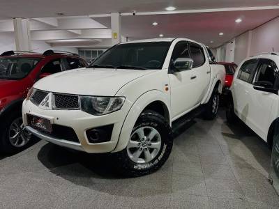 MITSUBISHI - L200 TRITON - 2011/2011 - Branca - R$ 105.900,00