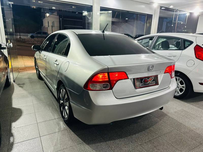 HONDA - CIVIC - 2010/2010 - Prata - R$ 53.900,00