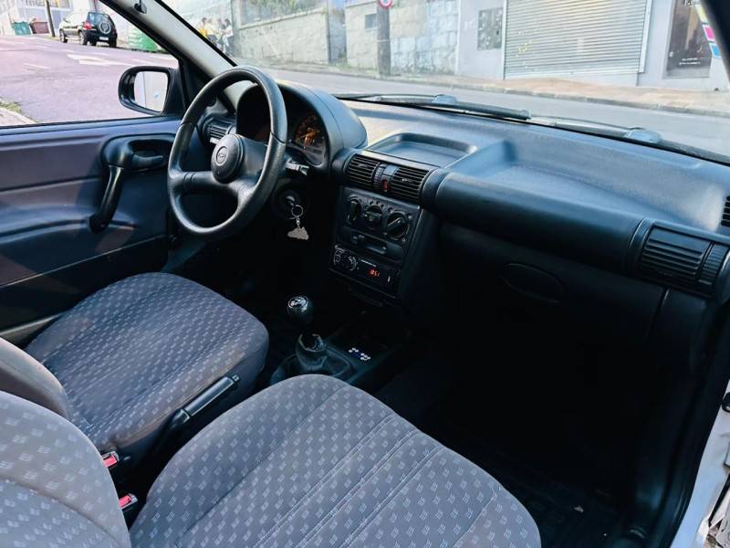 CHEVROLET - CORSA - 1999/1999 - Branca - R$ 12.900,00