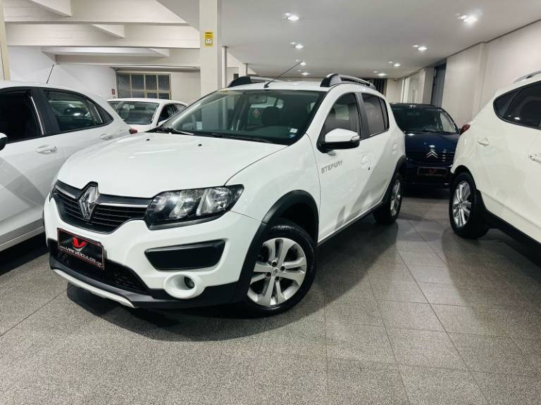 RENAULT - SANDERO - 2019/2019 - Branca - R$ 56.900,00