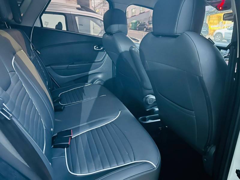 RENAULT - CAPTUR - 2018/2018 - Branca - R$ 76.900,00