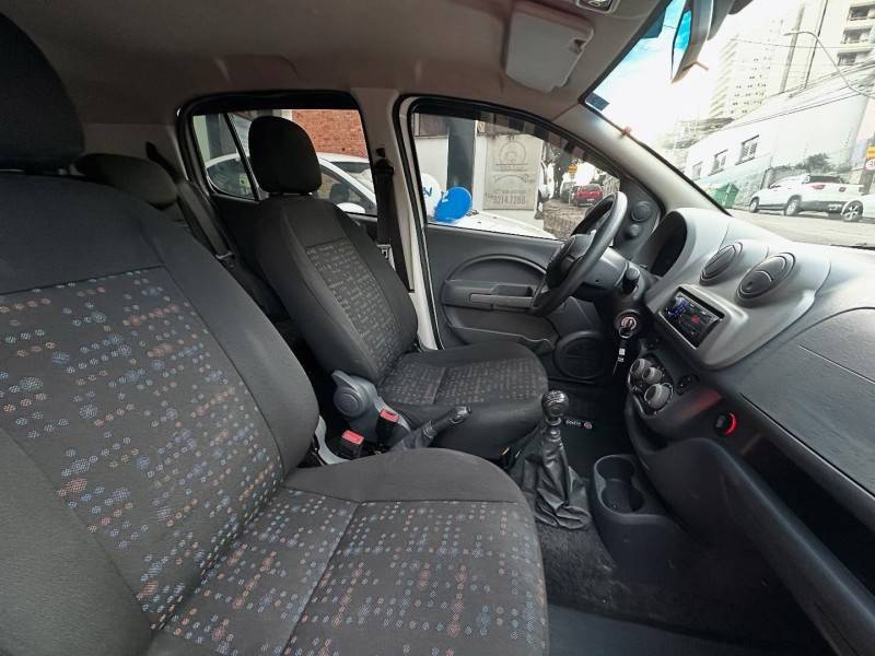 FIAT - UNO - 2015/2015 - Branca - R$ 35.900,00
