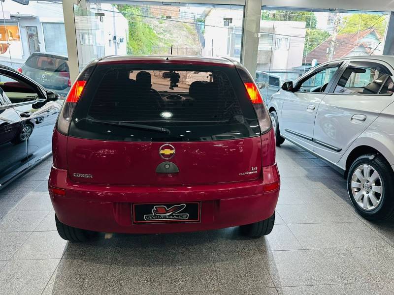 CHEVROLET - CORSA - 2009/2009 - Vermelha - R$ 23.900,00