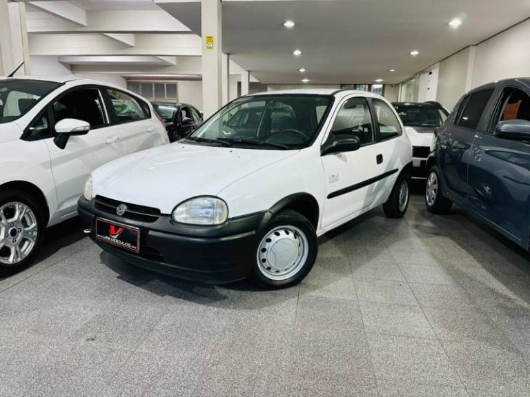 CHEVROLET - CORSA - 1999/1999 - Branca - R$ 12.900,00