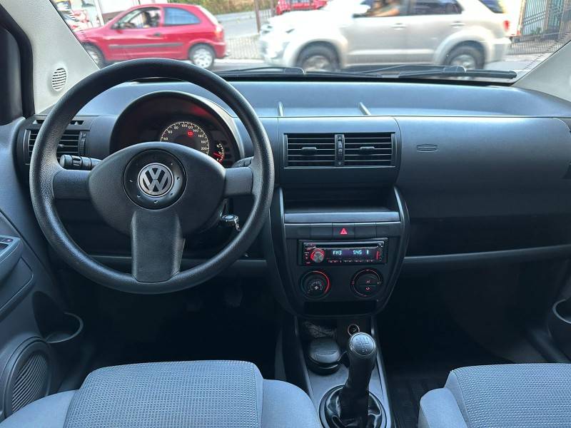 VOLKSWAGEN - FOX - 2008/2008 - Vermelha - R$ 29.900,00