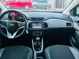 CHEVROLET - ONIX - 2019/2019 - Branca - R$ 61.900,00