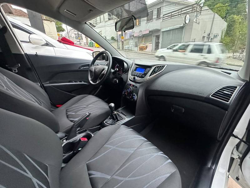 HYUNDAI - HB20 - 2015/2015 - Branca - R$ 44.900,00