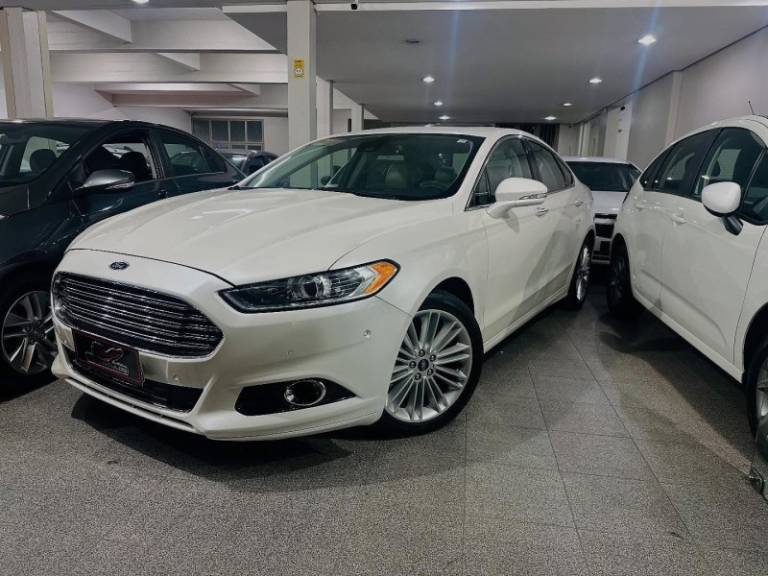 FORD - FUSION - 2015/2015 - Branca - R$ 85.900,00