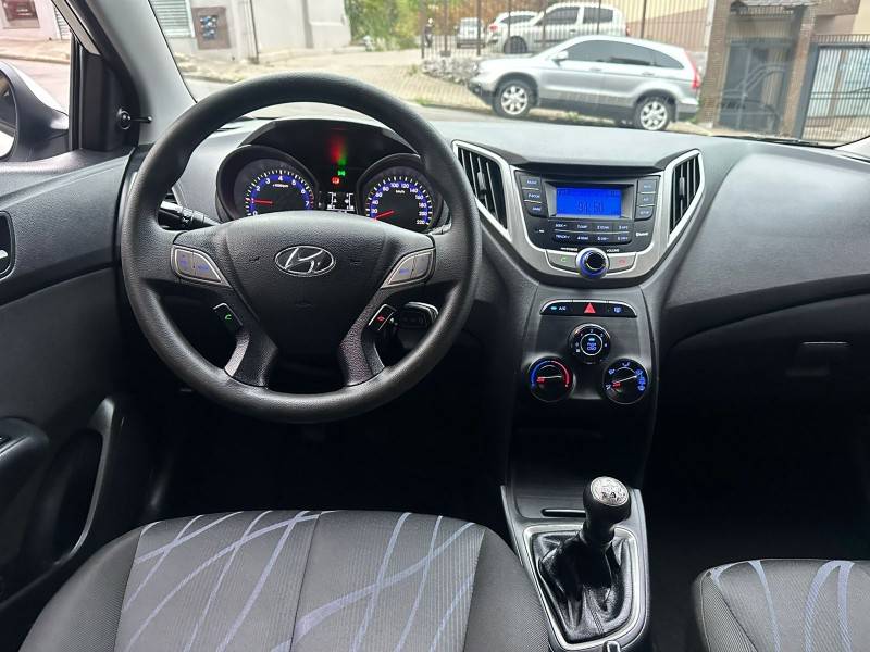 HYUNDAI - HB20 - 2015/2015 - Branca - R$ 44.900,00