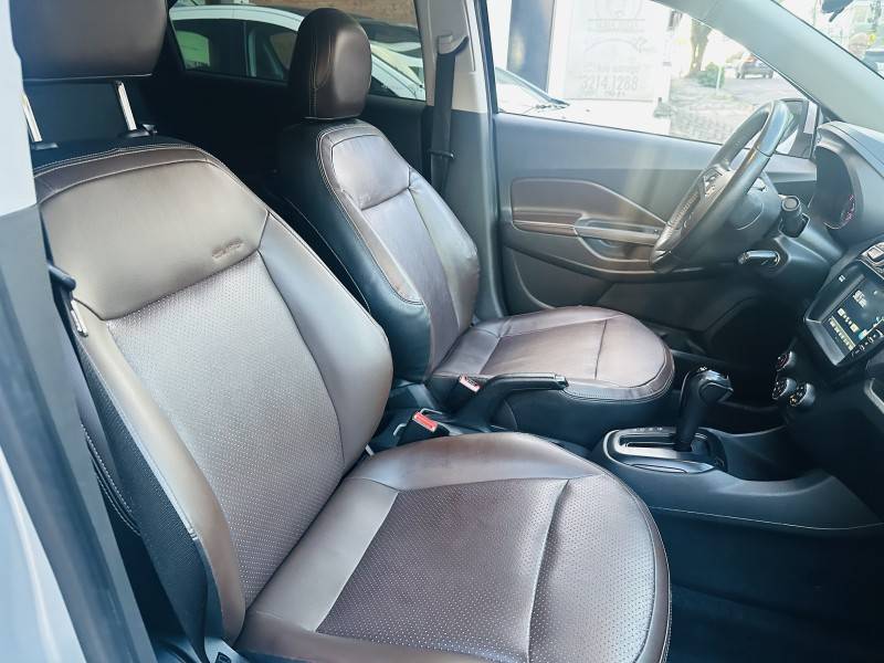 CHEVROLET - COBALT - 2016/2016 - Prata - R$ 57.900,00