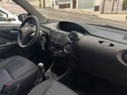 TOYOTA - ETIOS - 2014/2014 - Preta - R$ 39.900,00