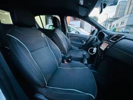 RENAULT - SANDERO - 2018/2018 - Branca - R$ 43.900,00