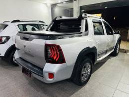 RENAULT - DUSTER OROCH - 2016/2016 - Prata - R$ 72.900,00