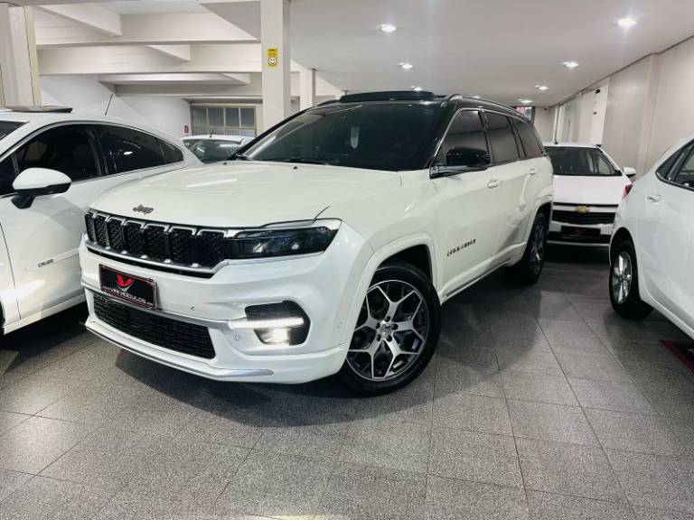 JEEP - COMMANDER - 2023/2023 - Branca - R$ 189.900,00