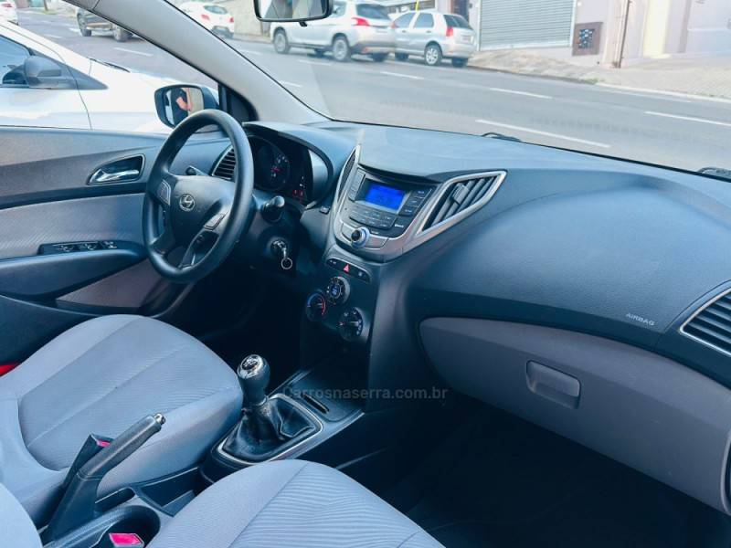 HYUNDAI - HB20S - 2015/2015 - Branca - R$ 53.900,00