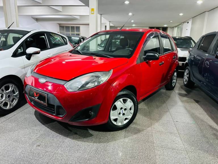 FORD - FIESTA - 2013/2013 - Vermelha - R$ 21.900,00