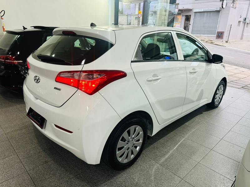 HYUNDAI - HB20 - 2015/2015 - Branca - R$ 44.900,00