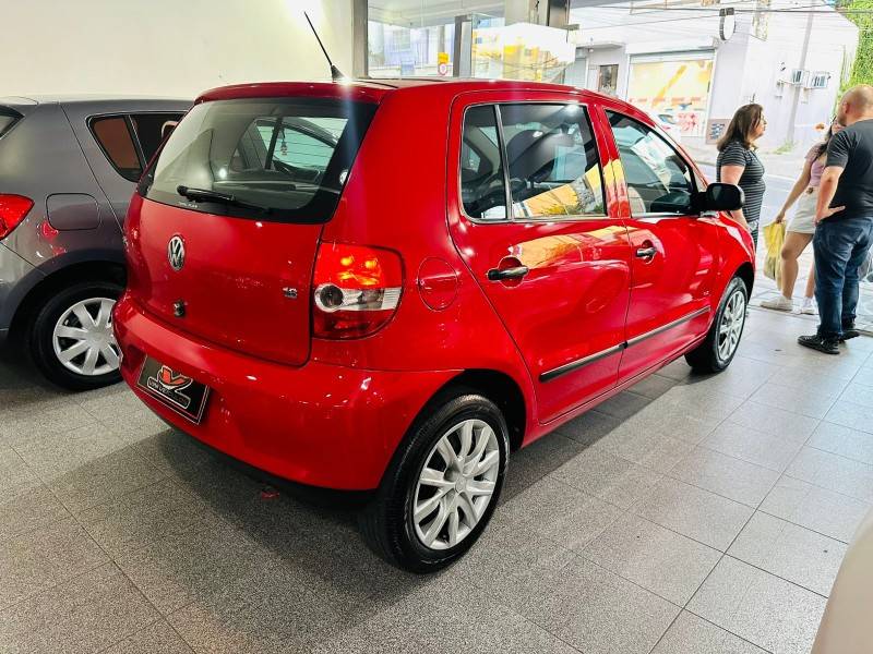 VOLKSWAGEN - FOX - 2008/2008 - Vermelha - R$ 29.900,00