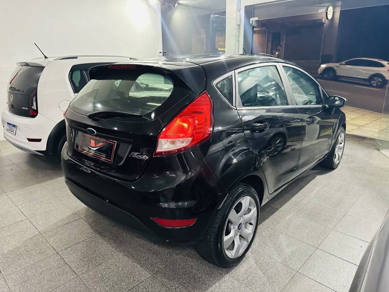 FORD - FIESTA - 2014/2014 - Preta - R$ 43.900,00