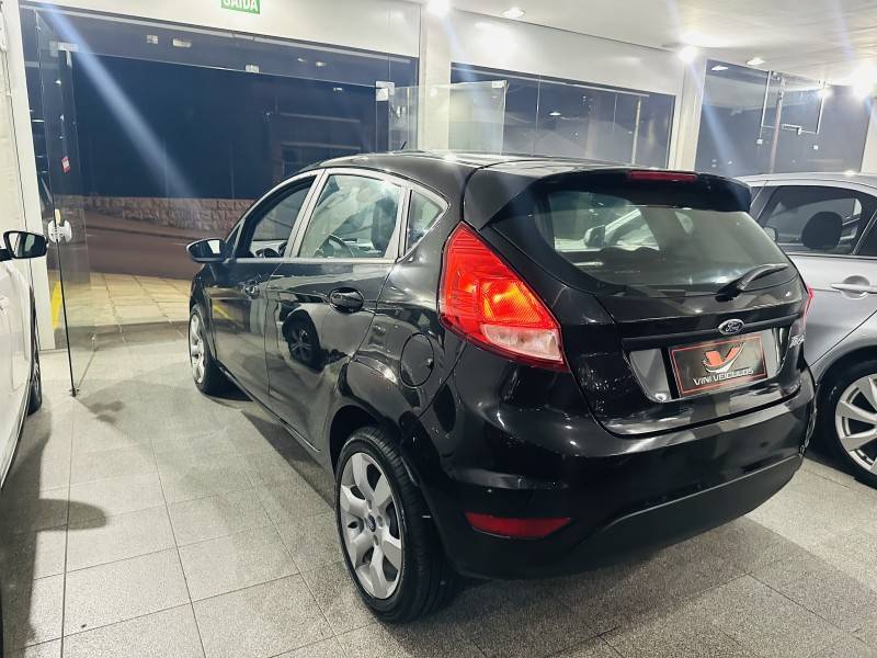 FORD - FIESTA - 2014/2014 - Preta - R$ 43.900,00