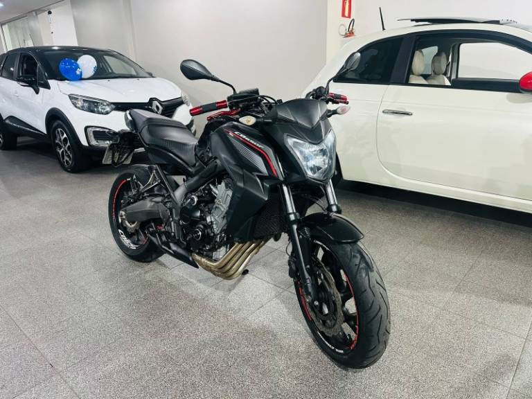 HONDA - CB 650 - 2015/2015 - Preta - R$ 38.900,00