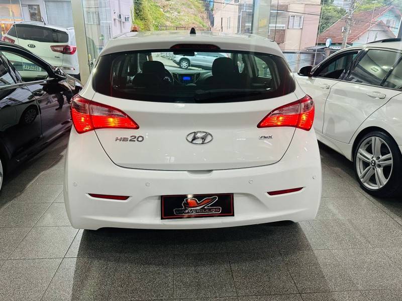 HYUNDAI - HB20 - 2015/2015 - Branca - R$ 44.900,00