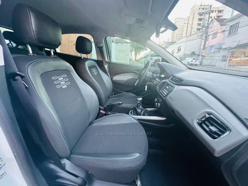 CHEVROLET - ONIX - 2019/2019 - Branca - R$ 61.900,00