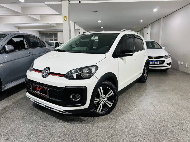 VOLKSWAGEN - UP - 2020/2020 - Branca - R$ 66.900,00