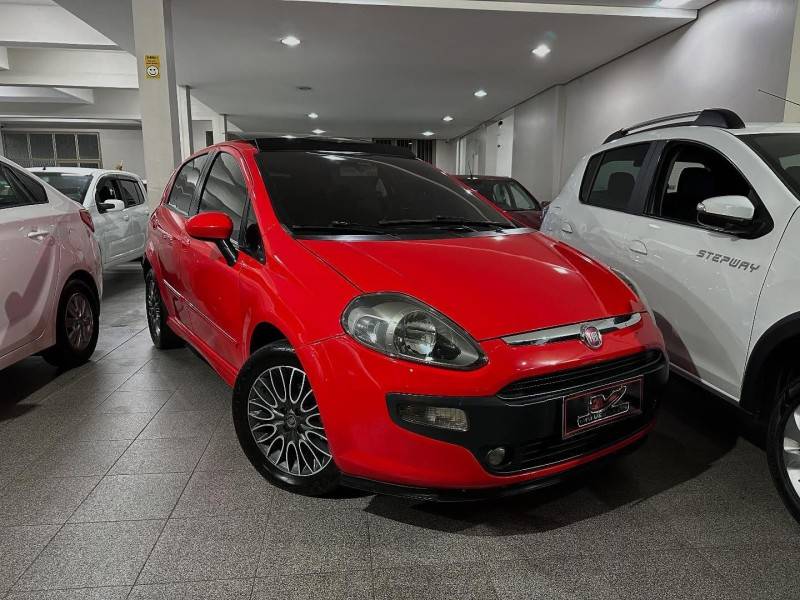 FIAT - PUNTO - 2014/2014 - Vermelha - R$ 47.900,00