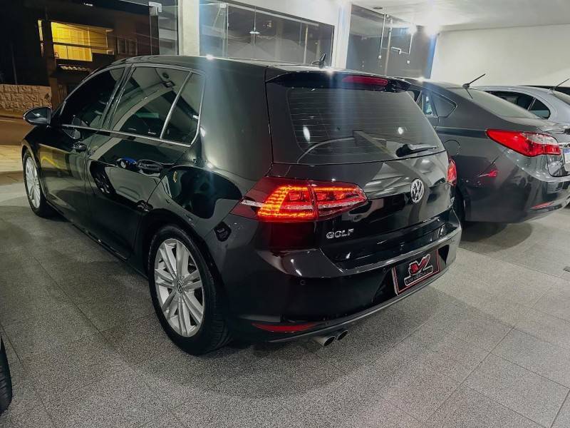 VOLKSWAGEN - GOLF - 2014/2014 - Preta - R$ 83.900,00