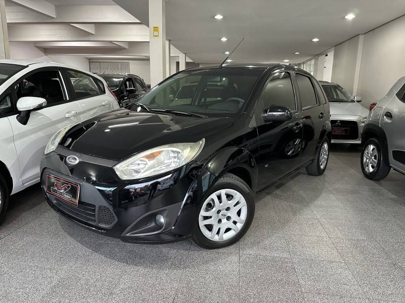 FORD - FIESTA - 2014/2014 - Preta - R$ 34.900,00