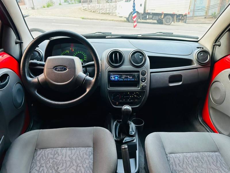 FORD - KA - 2011/2011 - Vermelha - R$ 24.900,00