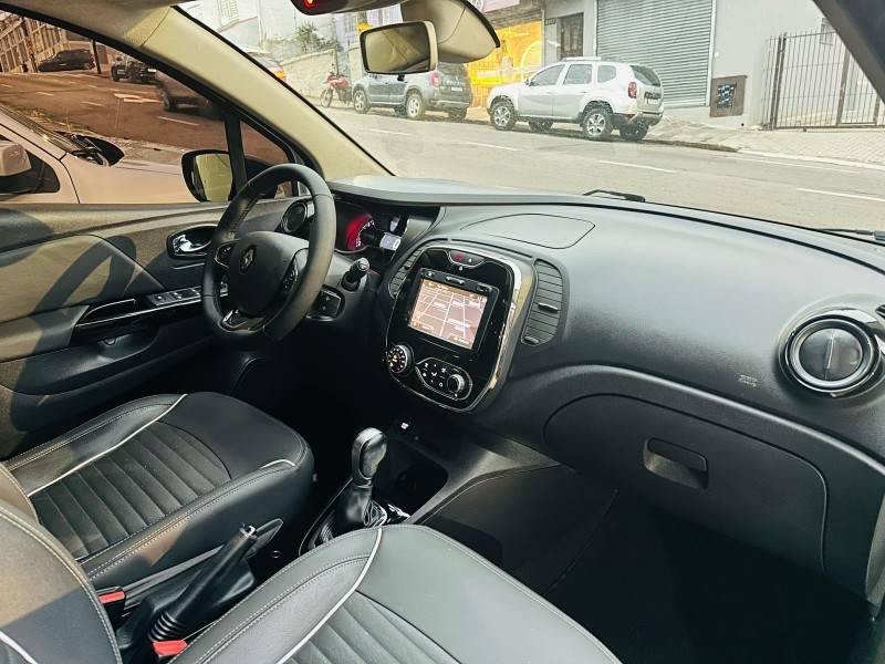 RENAULT - CAPTUR - 2018/2018 - Branca - R$ 76.900,00