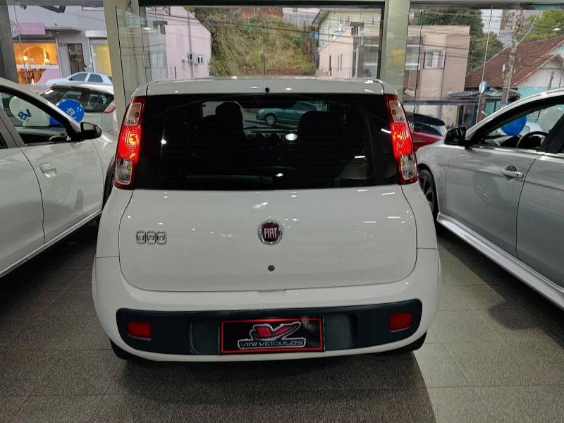 FIAT - UNO - 2015/2015 - Branca - R$ 35.900,00