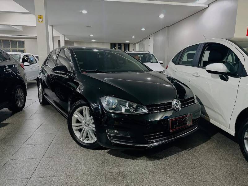 VOLKSWAGEN - GOLF - 2014/2014 - Preta - R$ 83.900,00
