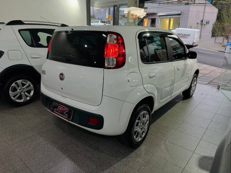 FIAT - UNO - 2015/2015 - Branca - R$ 35.900,00