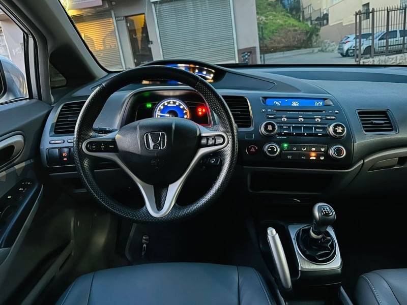 HONDA - CIVIC - 2010/2010 - Prata - R$ 53.900,00