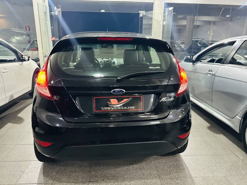 FORD - FIESTA - 2014/2014 - Preta - R$ 43.900,00