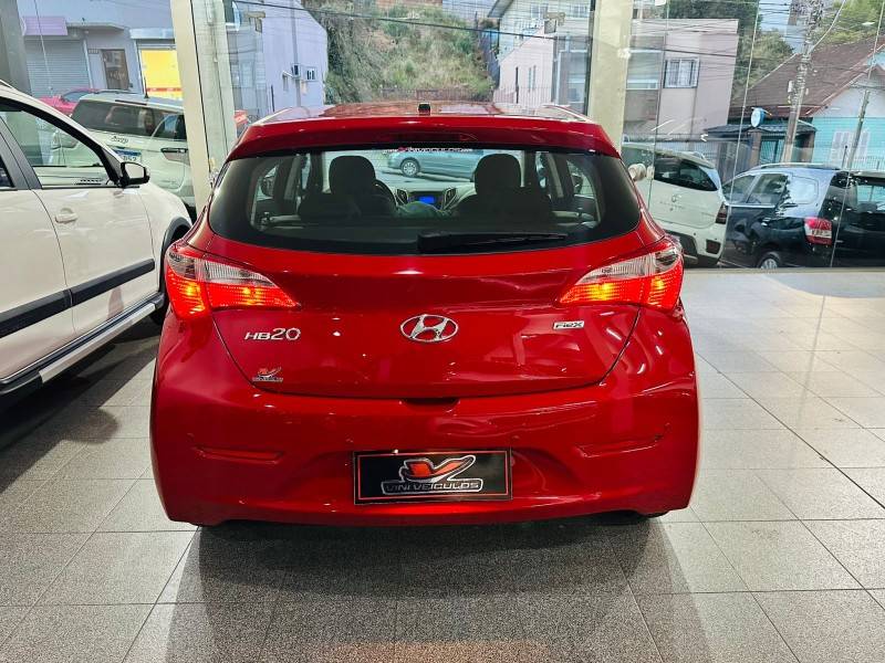 HYUNDAI - HB20 - 2013/2013 - Vermelha - R$ 40.900,00