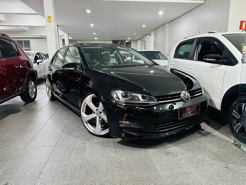 VOLKSWAGEN - GOLF - 2014/2014 - Preta - R$ 89.900,00