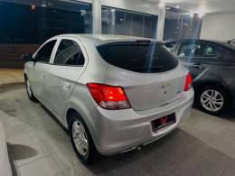 CHEVROLET - ONIX - 2017/2017 - Prata - R$ 45.900,00